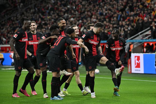 VÍDEO: Xhaka marca golaço, finge lesão e preocupa Xabi Alonso