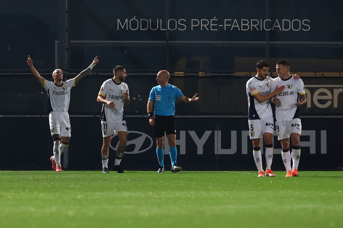 Famalicão-Moreirense, 2-0 ‘Querido mês de agosto' cantado 180 dias depois (crónica)