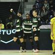 Jogadores do Sporting a celebrarem o golo de Tomás Paçó