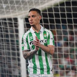 Antony saúda adeptos do Betis