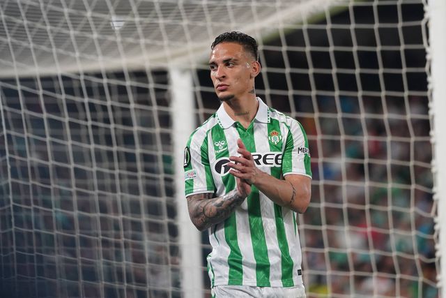 Antony saúda adeptos do Betis