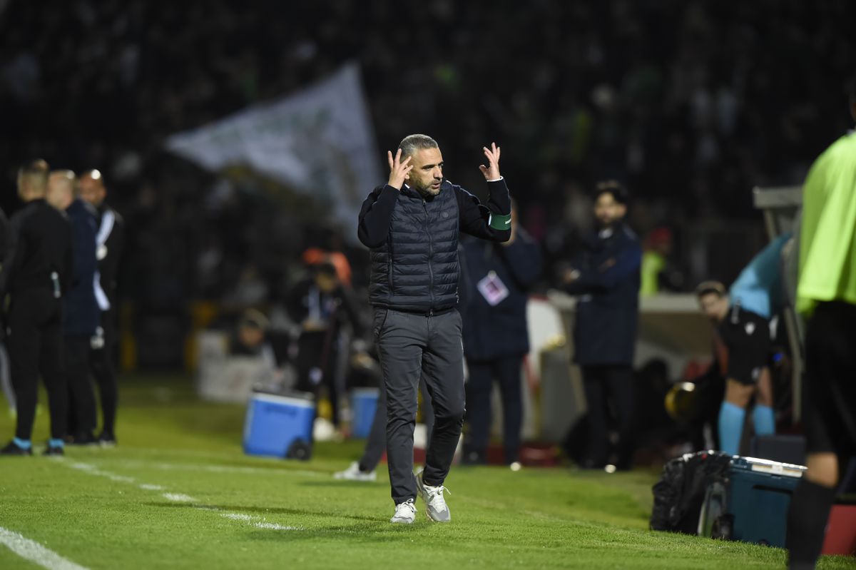 Aves SAD-Sporting, 2-2 Da lesão de Quaresma às críticas à arbitragem: tudo o que disse Rui Borges