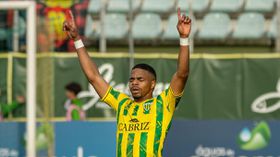 Liga 2: dérbi beirão termina empatado e Tondela segura liderança