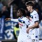 Lookman e Charles De Ketelaere festejam golo da Atalanta