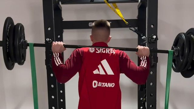 Trubin ficou no banco do Benfica e respondeu assim (vídeo)