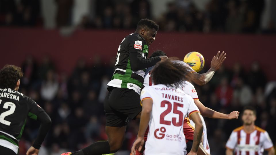 Ainda o Aves-Sporting: FC Porto questiona eficácia do VAR com exemplo inglês 
