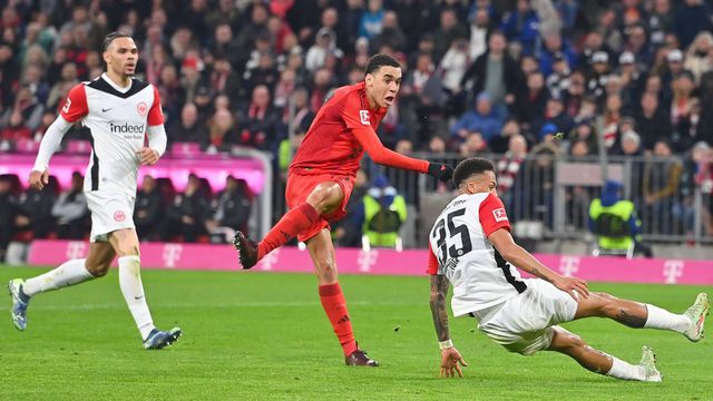 Correu, fintou, caiu e marcou: o golaço de Musiala (vídeo)