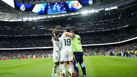 LaLiga: Real Madrid vence com magia de Modric e encosta ao Barcelona
