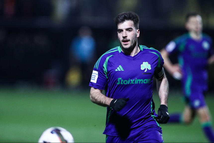 Fotis Ioannidis, avançado grego, em ação com a camisola do Panathinaikos