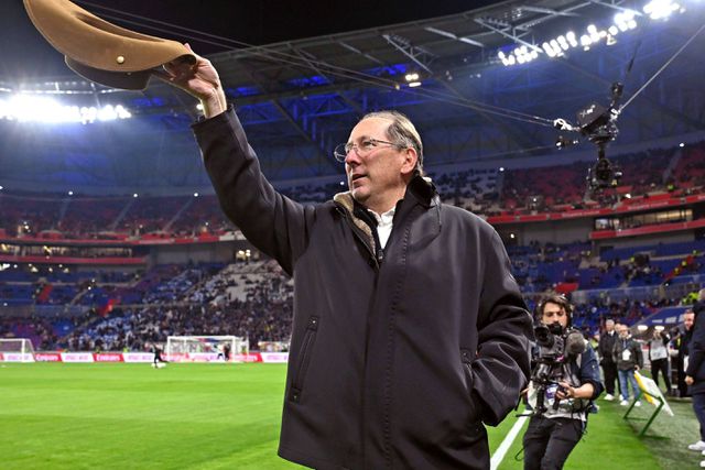 John Textor apareceu com um chapéu de cowboy