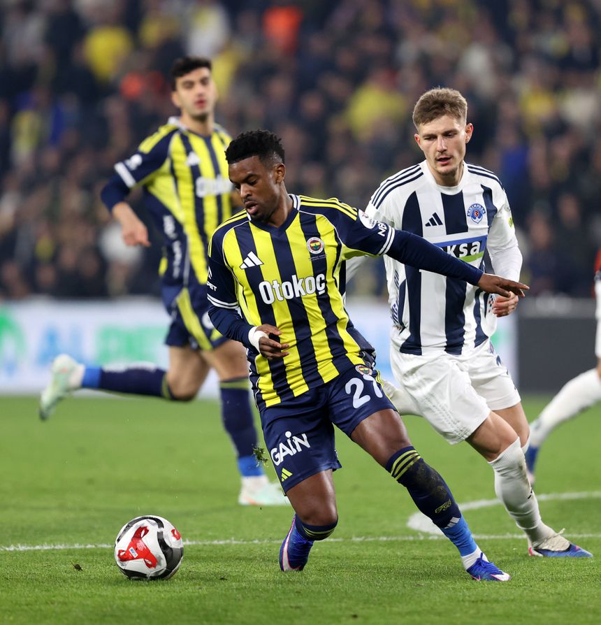 Nélson Semedo em ação pelo Fenerbahçe (IMAGO)