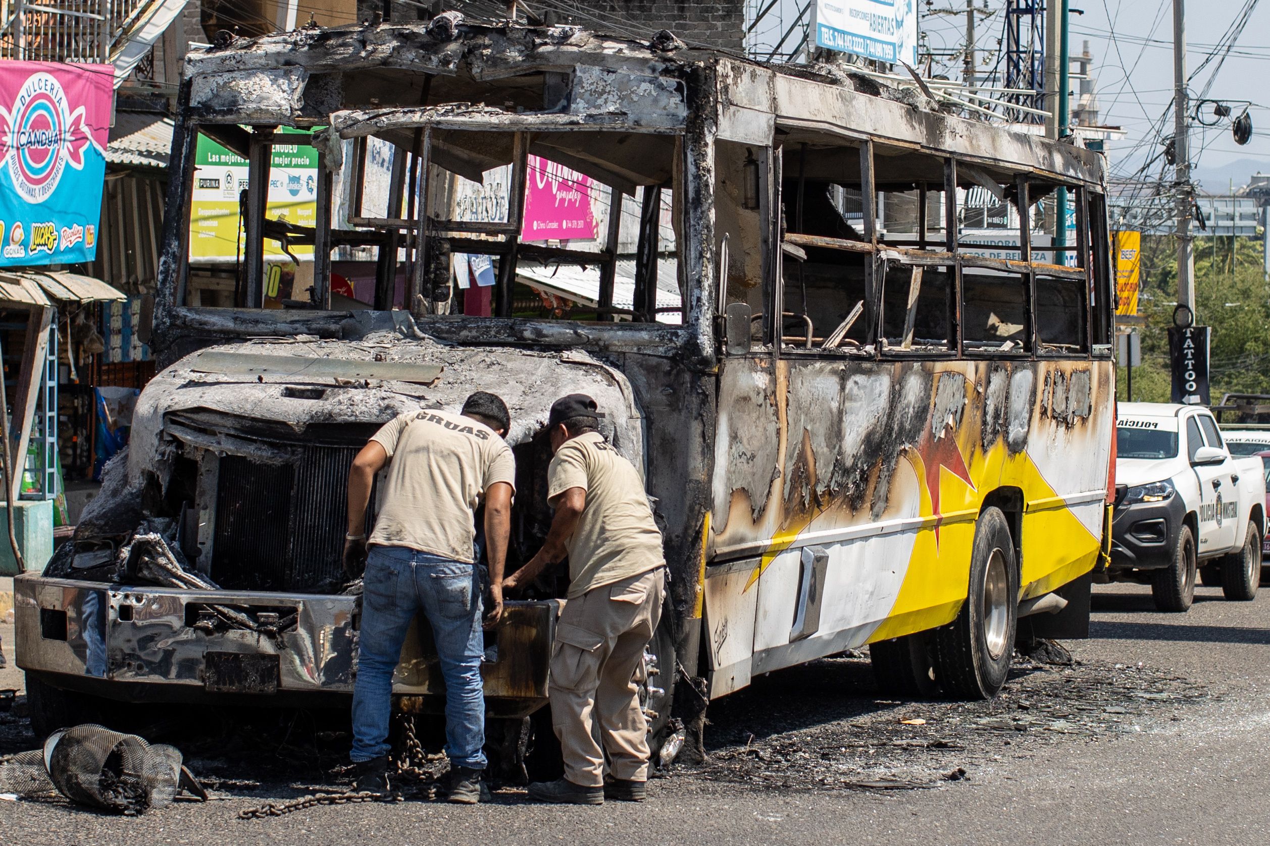 Violência e destruição por todo o México após morte de El Mencho, líder do Cartel de Jalisco - Foto: EPA