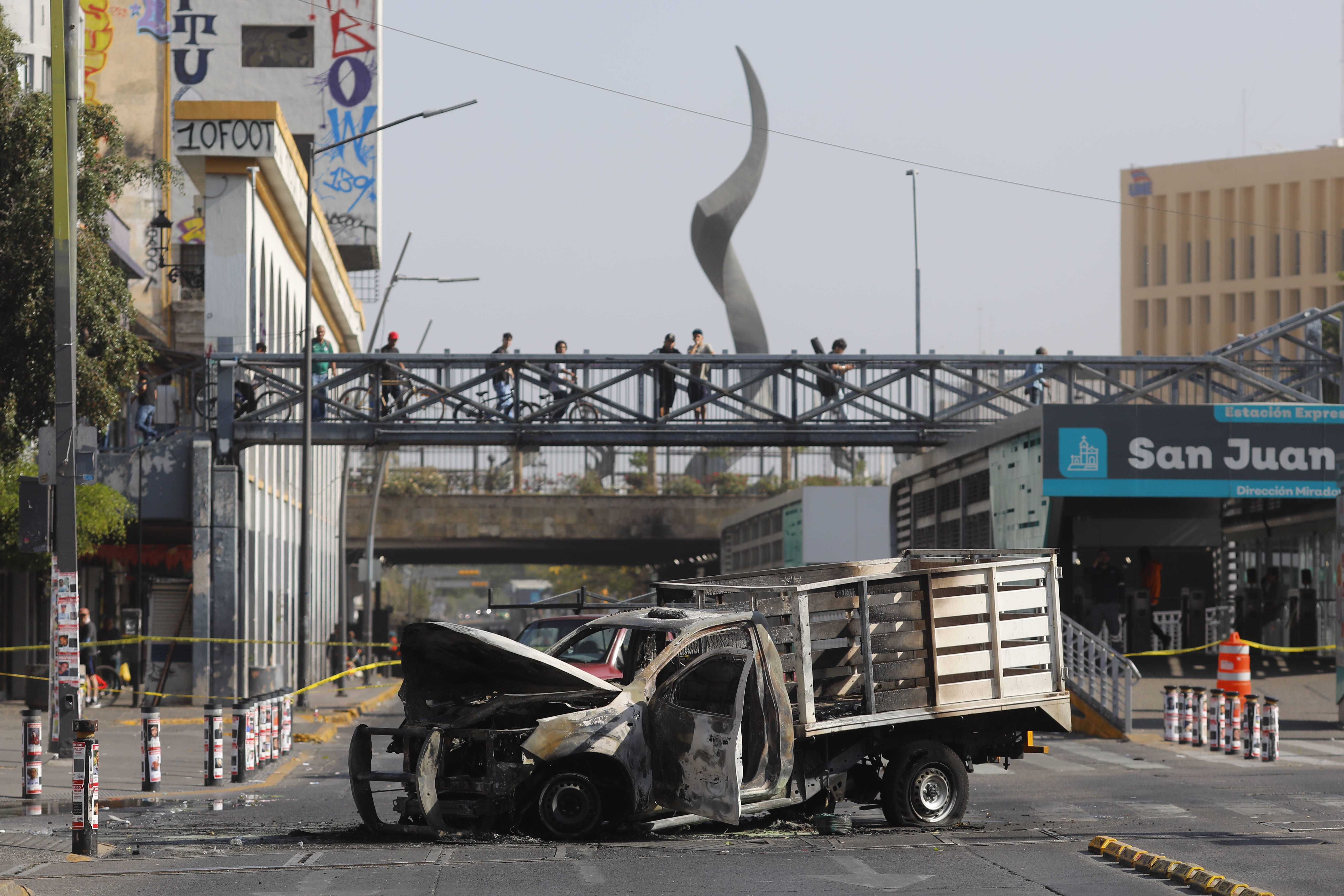 Violência e destruição por todo o México após morte de El Mencho, líder do Cartel de Jalisco - Foto: EPA