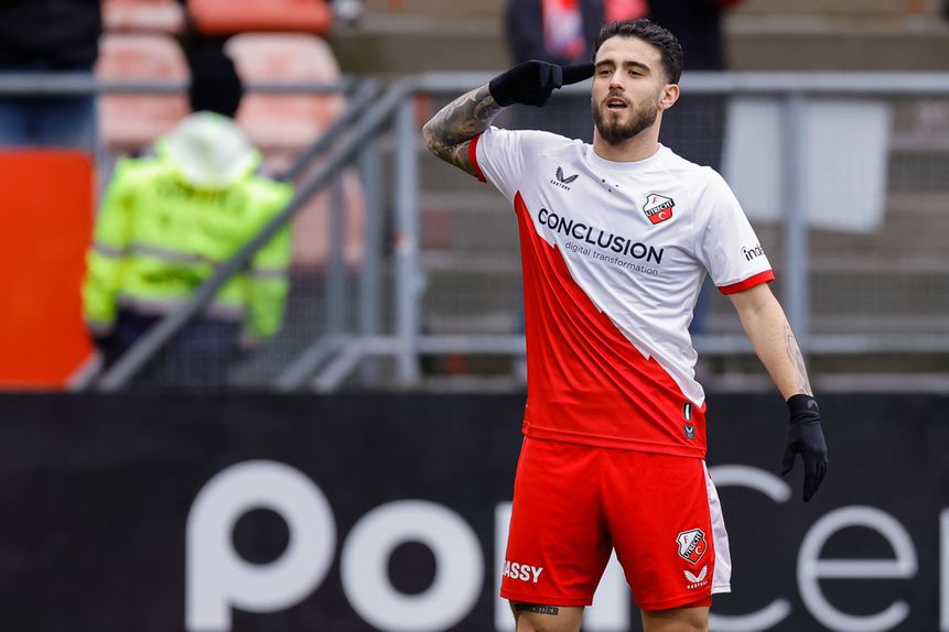 Ángel Alarcón a festejar o seu segundo golo pelo Utrecht