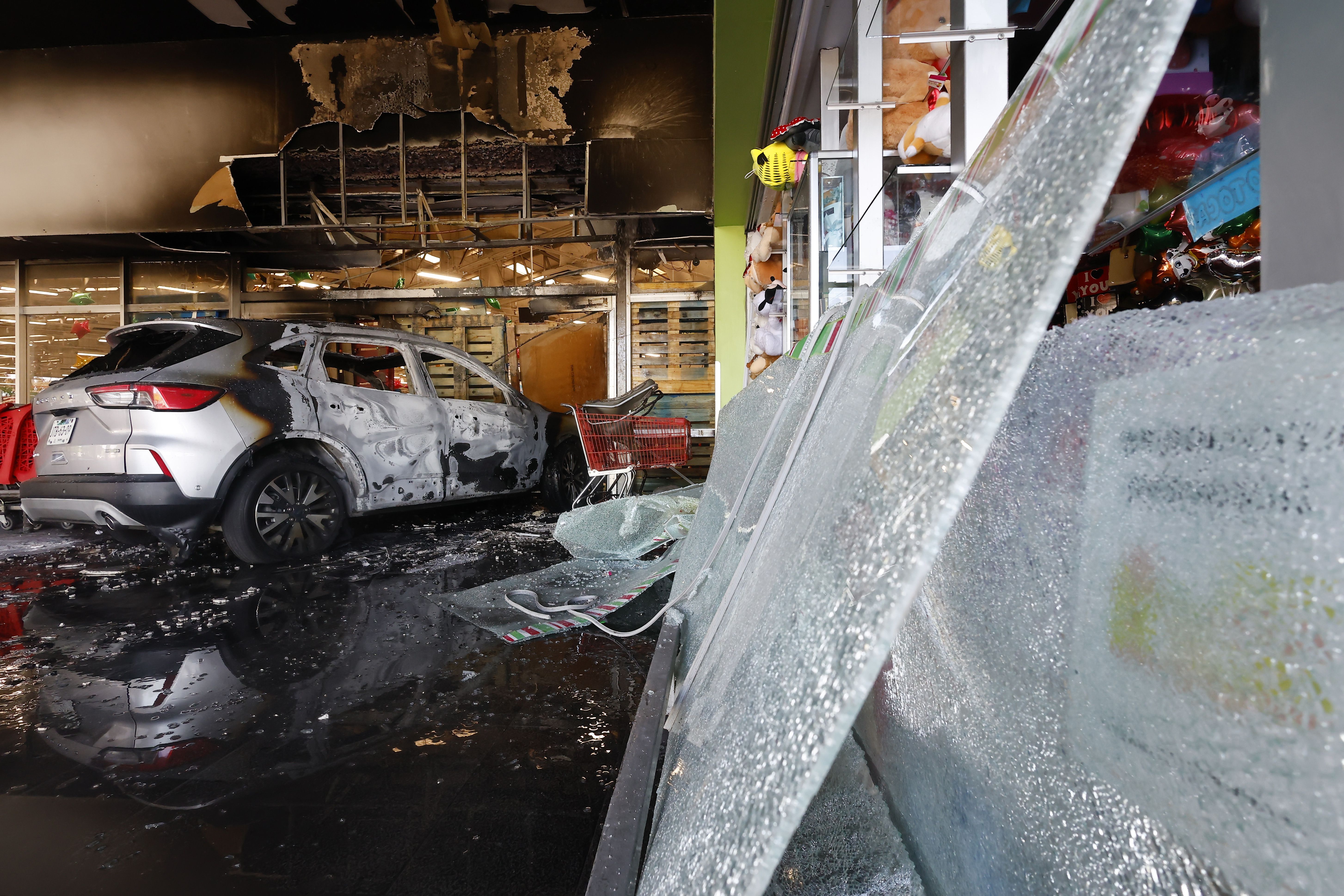 Violência e destruição por todo o México após morte de El Mencho, líder do Cartel de Jalisco - Foto: EPA