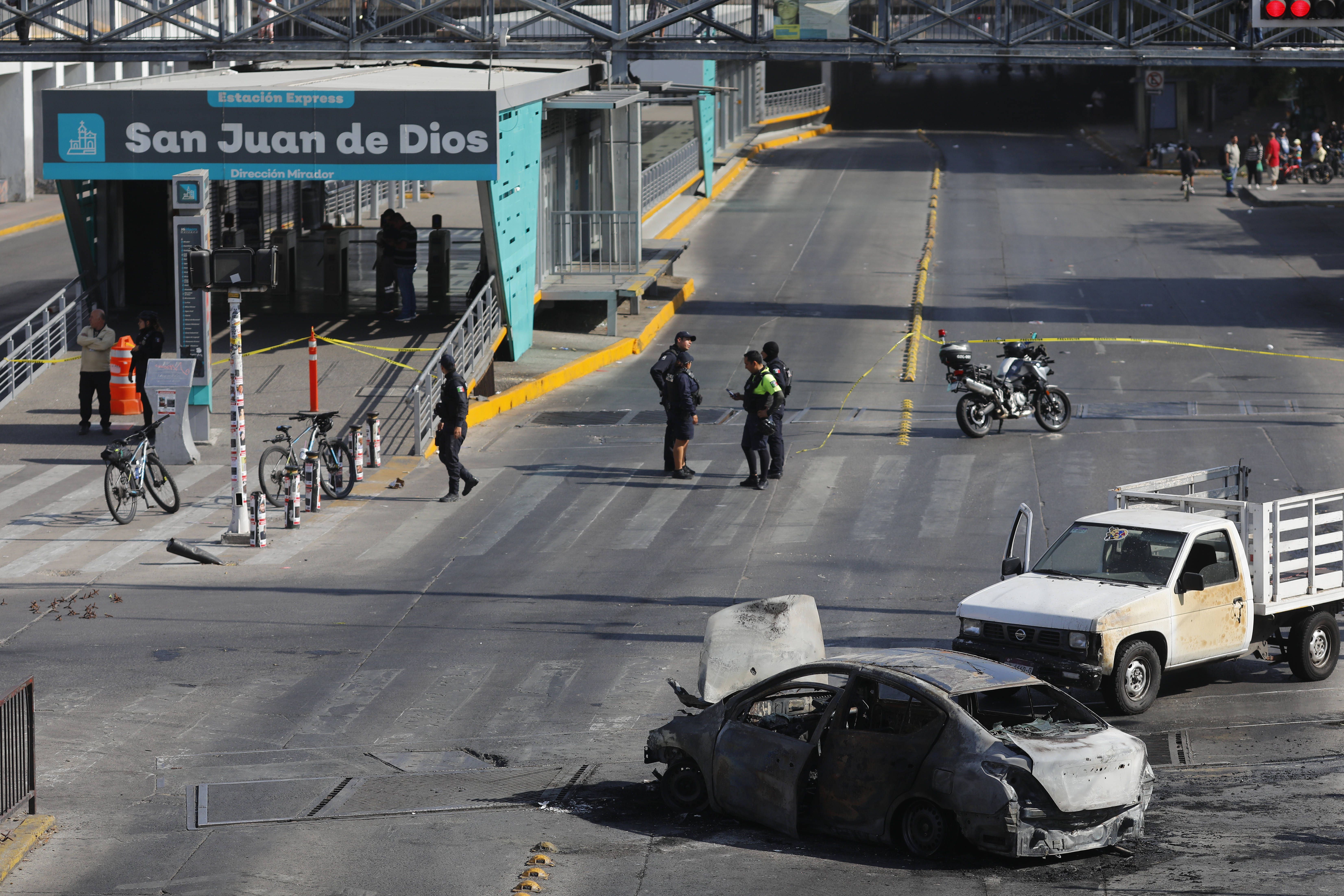 Violência e destruição por todo o México após morte de El Mencho, líder do Cartel de Jalisco - Foto: EPA