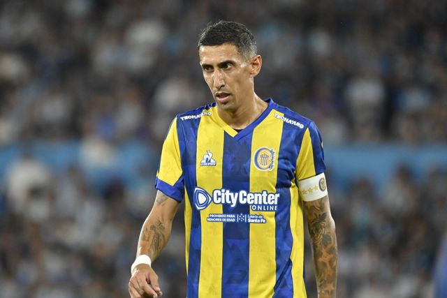 Ángel Di María, ex-Benfica, com a braçadeira de capitão no Rosario Central