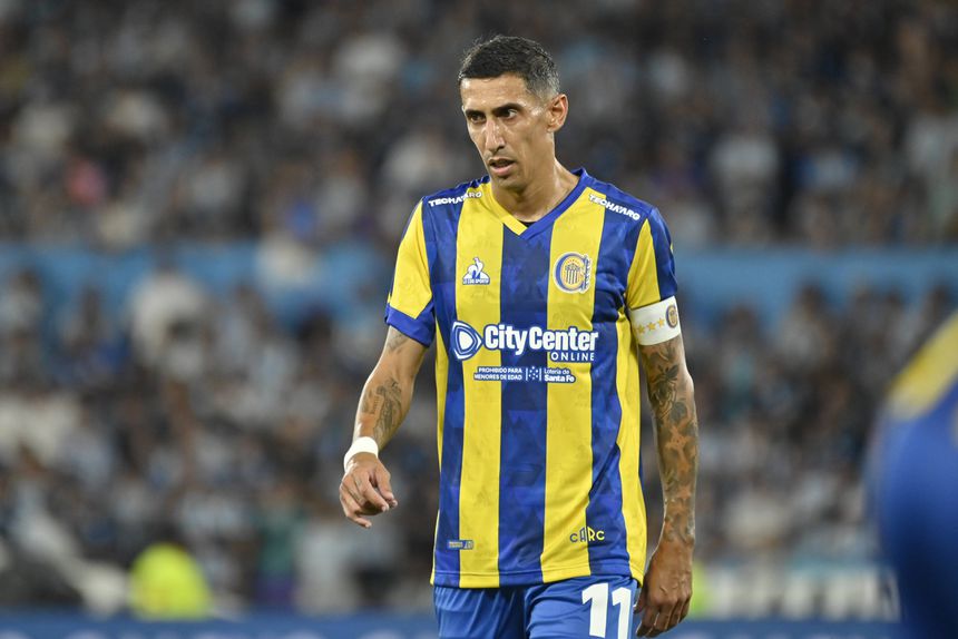 Ángel Di María, ex-Benfica, com a braçadeira de capitão no Rosario Central