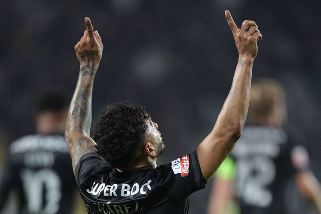 Pavlidis ou Suárez, quem vai ser o melhor marcador da Liga?