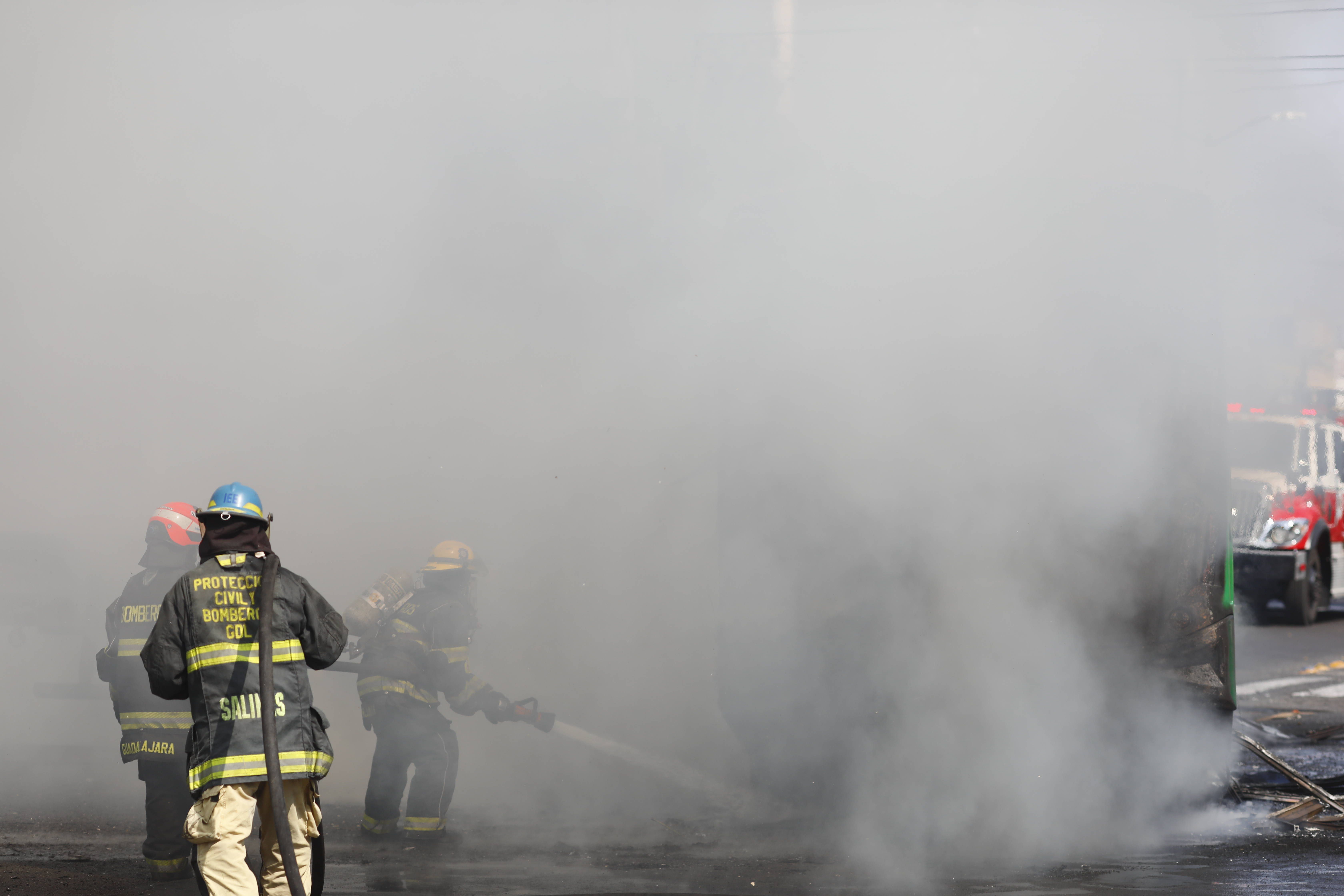 Violência e destruição por todo o México após morte de El Mencho, líder do Cartel de Jalisco - Foto: EPA