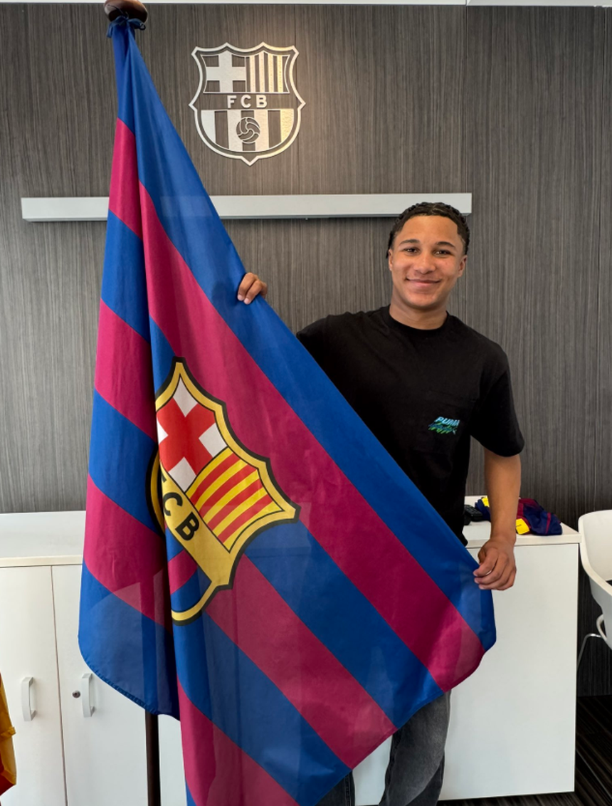 Ajay Tavares assinou pelo Barcelona