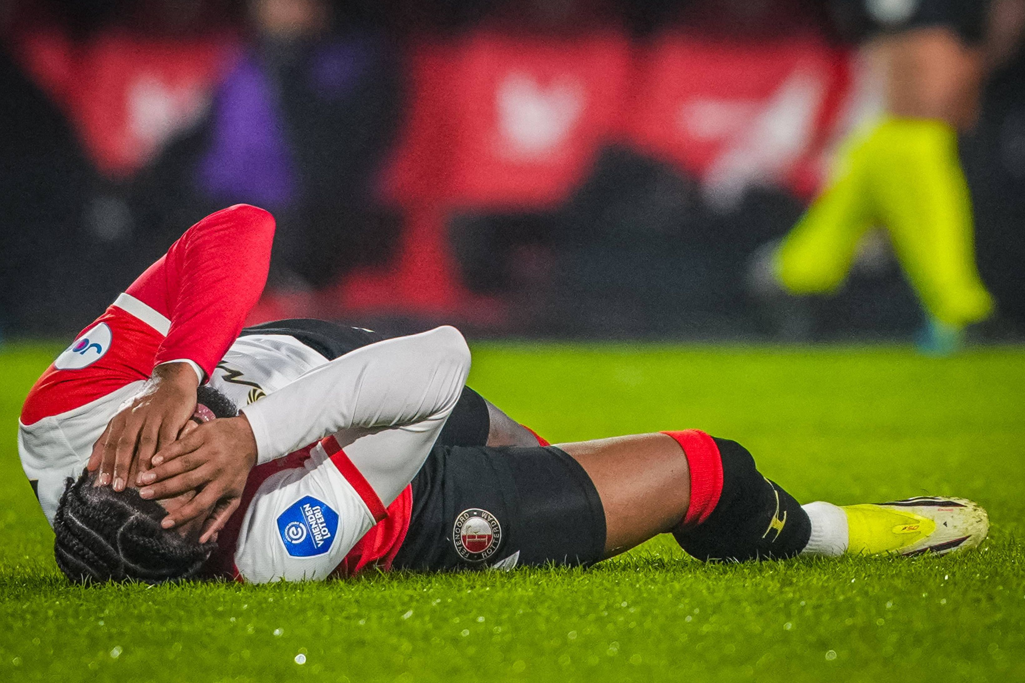 St. Juste foi substituído por precaução no último jogo do Feyenoord