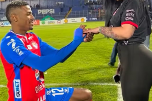 Momento protagonizado por Derrickson Quirós ficou viral nas redes sociais - Foto: Facebook