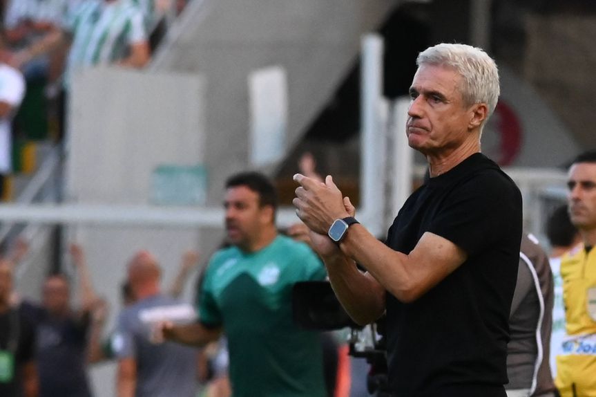 Luís Castro, treinador português do Grêmio