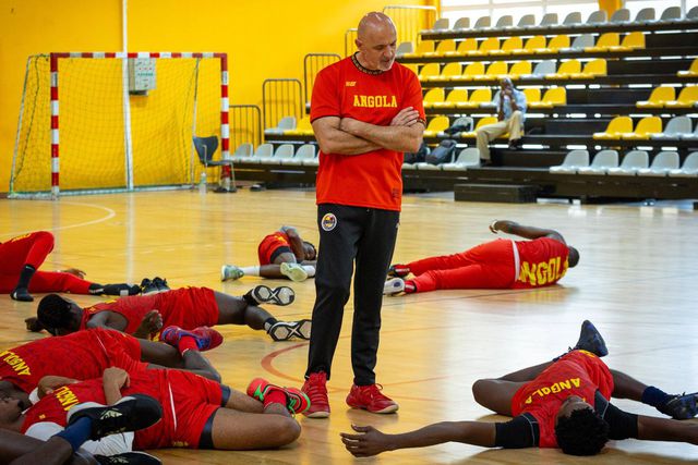 Pep Clarós, selecionador de basquetebol de Angola...