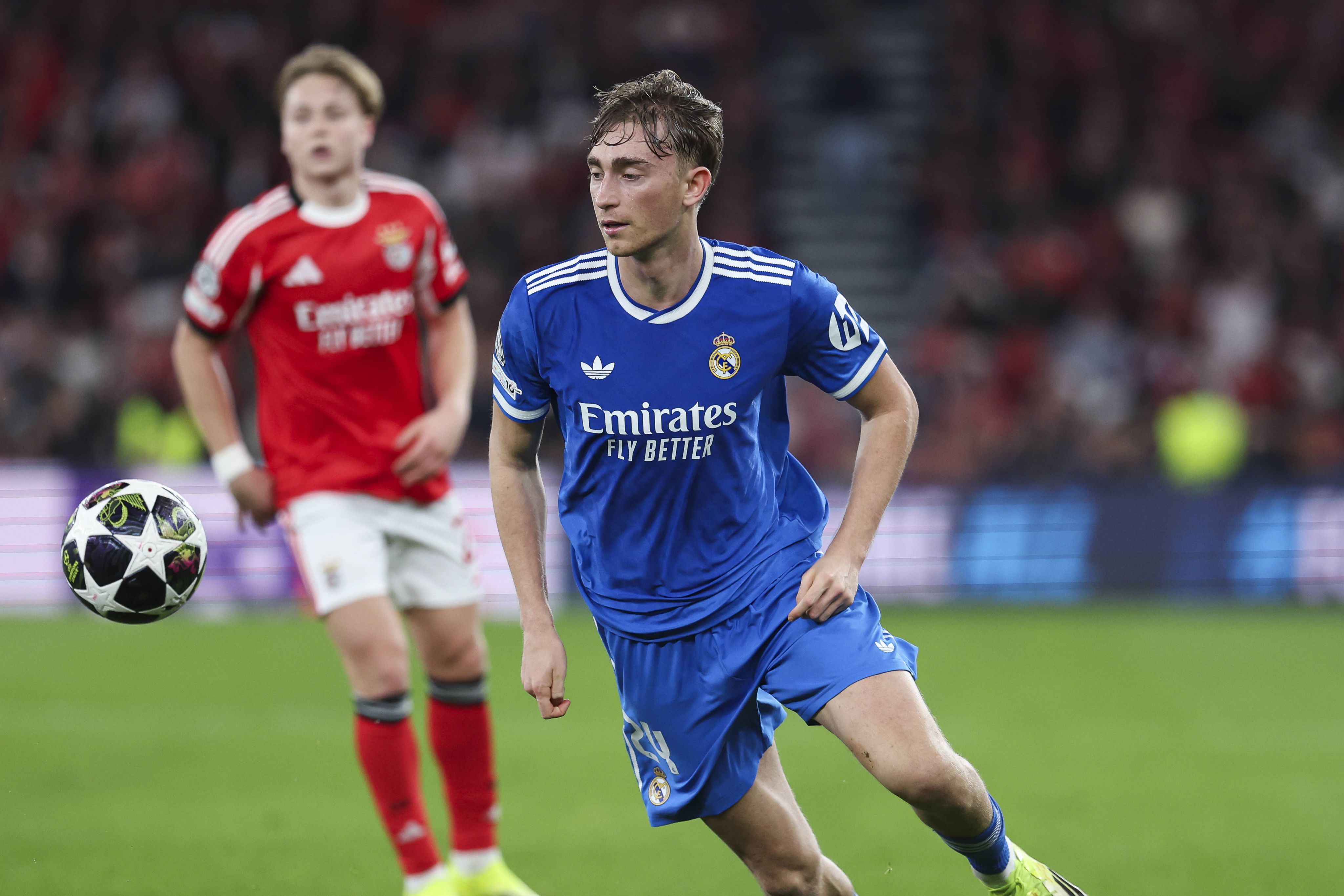 Dean Huijsen foi titular pelo Real Madrid na vitória ao Benfica na Luz