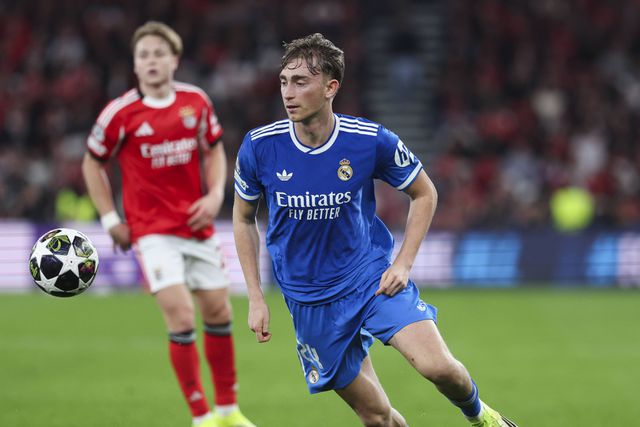 Dean Huijsen foi titular pelo Real Madrid na vitória ao Benfica na Luz