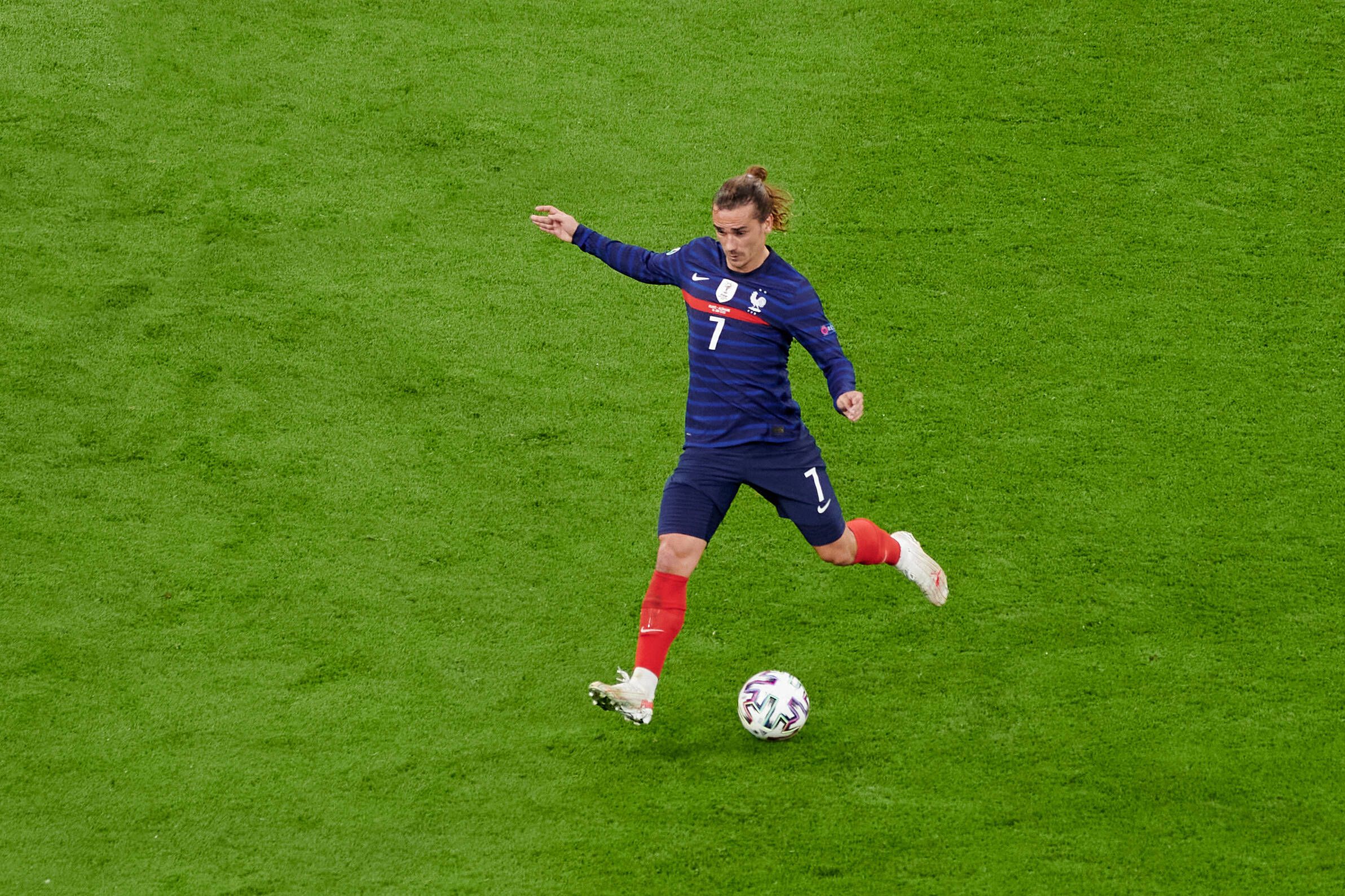 Griezmann foi ao Euro 2020 (disputado em 2021) com o cabelo apanhado (IMAGO)