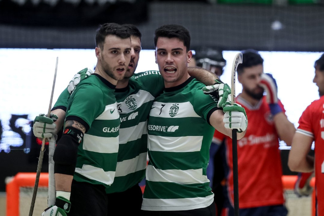 Sporting 'vinga-se' da OIiveirense e entrega liderança ao FC Porto