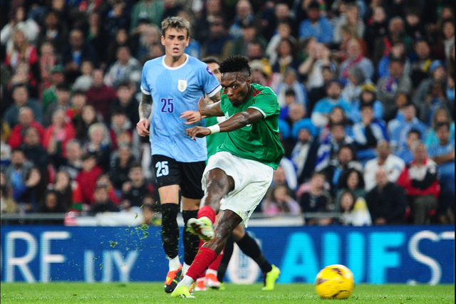 Álvaro Djaló marca a Franco Israel no empate entre País Basco e Uruguai (veja o golo)