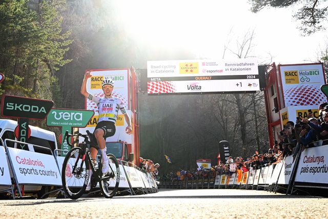 Terceiro ato do espectáculo Pogacar na Volta à Catalunha