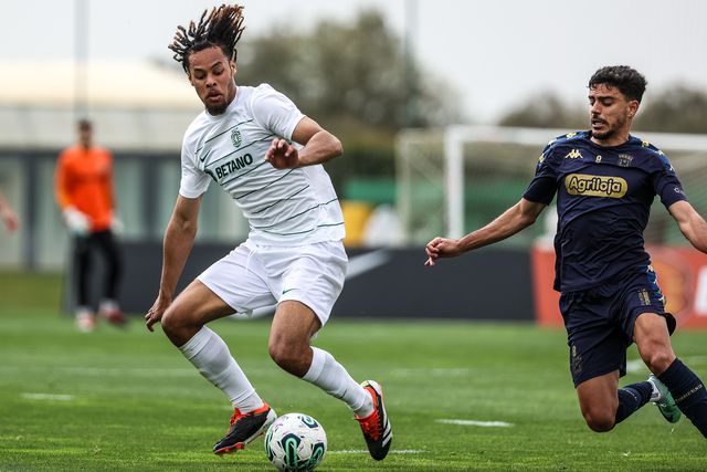 Sporting vence Torreense em jogo-treino com 'bis' de Paulinho