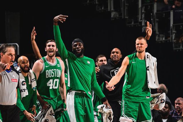 Neemias mostra serviço na vitória dos Celtics