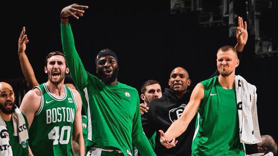 Neemias mostra serviço na vitória dos Celtics