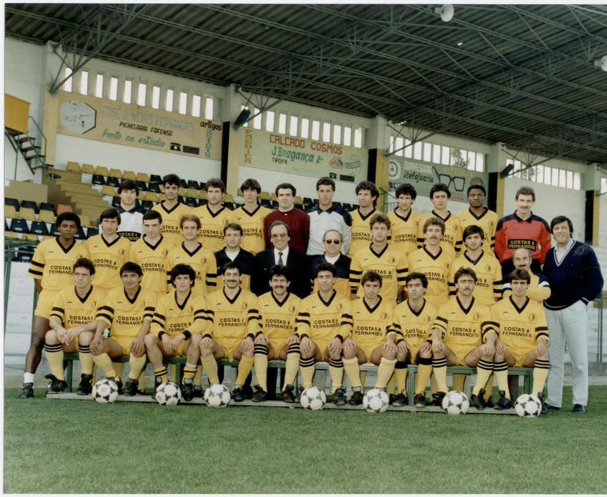 Plantel do Fafe para a temporada 1988/1989 (Fafe/Facebook)
