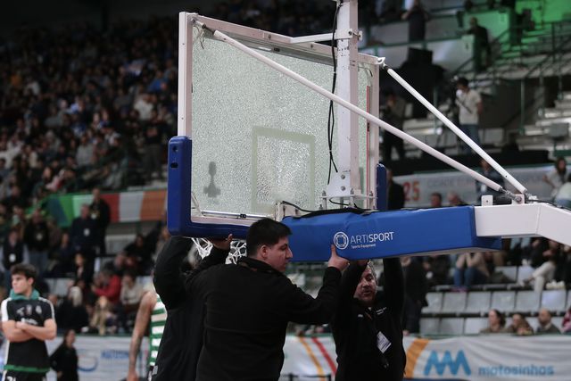 Final da Taça de Portugal interrompida devido... a tabela partida (vídeo)