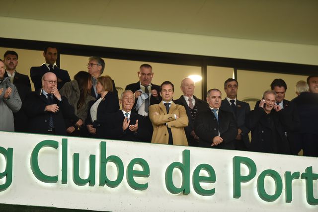 Marcelo Rebelo de Sousa na tribuna de Alvalade, ao lado de Frederico Varandas, presidente do Sporting