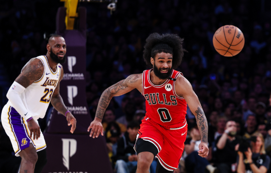 Lance do jogo entre Bulls e Lakers