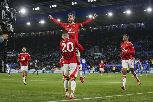 Diogo Dalot levanta Bruno Fernandes