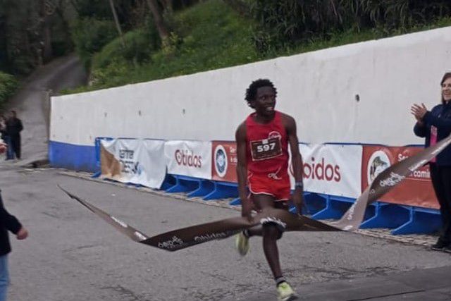 Atletismo: Esménio Pereira deu 'Chocolate' à concorrência em Óbidos