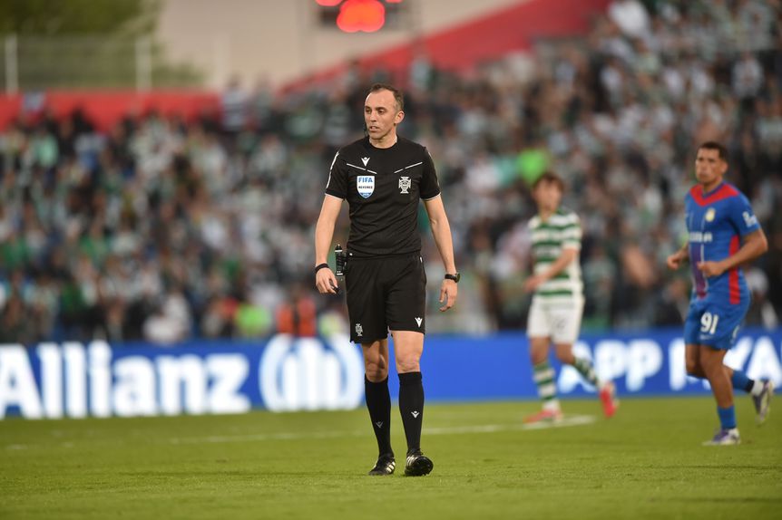 João Pinheiro foi o árbitro do Alverca-Sporting - Foto: Miguel Nunes
