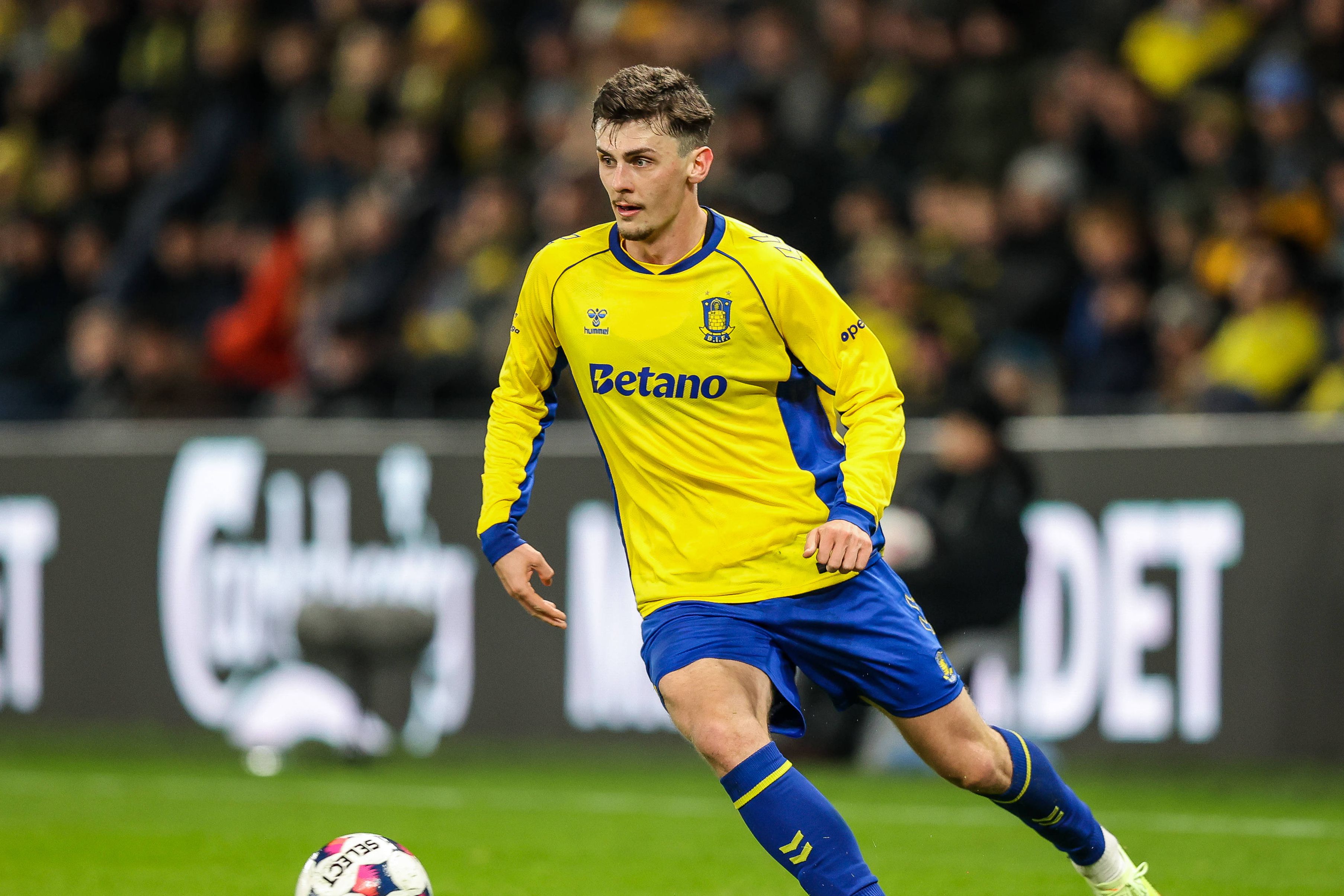 Benjamin Tahirovic, médio internacional bósnio do Brondby