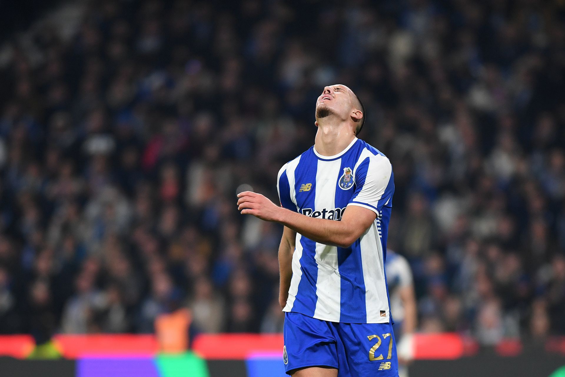 Deniz Gul também nas decisões. A Turquia enfrentará a Roménia na meia-final do play-off (26/03) e, se triunfar, disputará a vaga decisiva frente ao vencedor de Eslováquia–Kosovo.