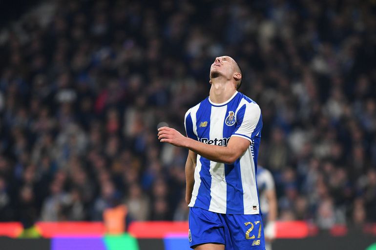 Deniz Gul também nas decisões. A Turquia enfrentará a Roménia na meia-final do play-off (26/03) e, se triunfar, disputará a vaga decisiva frente ao vencedor de Eslováquia–Kosovo.