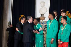 Presidente da República condecorou atletas que brilharam nos Mundiais de atletismo em pista curta -Foto: Lusa