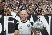 Jovem técnico, de 38 anos, é um dos nomes equacionados pelo Tondela - Foto: Franclim Carvalho/Instagram